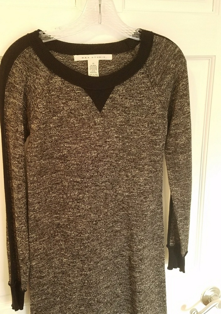 Max studio. Charcoal Grey long sleeve. W0000042